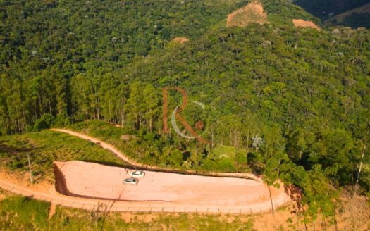 Terreno com Vista Panorâmica para o Nascer e o Pôr do Sol